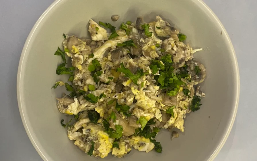 Low Calorie Mushroom Scrambled Eggs  hero image