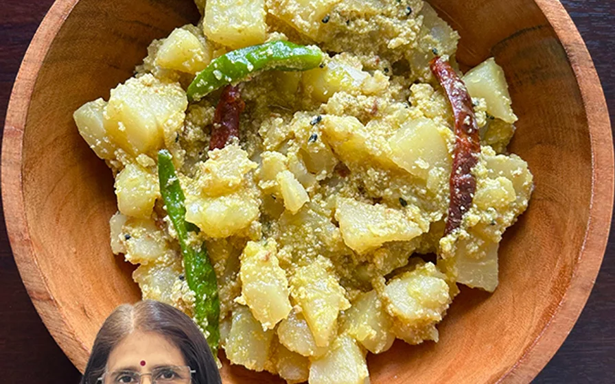 Aloo Posto hero image